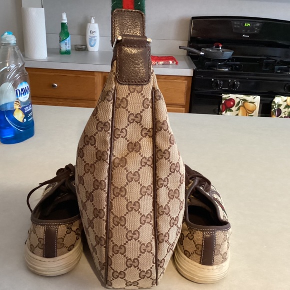 Gucci Handbags - Picture 11 of 12